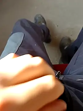 Snapshot of vadszex31 chatting on 03-10-25, 08:37 vadszex31 online show from 03-10-25, 08:37