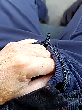 Snapshot of vadszex31 chatting on 09-29-25, 07:24 vadszex31 online show from 09-29-25, 07:24