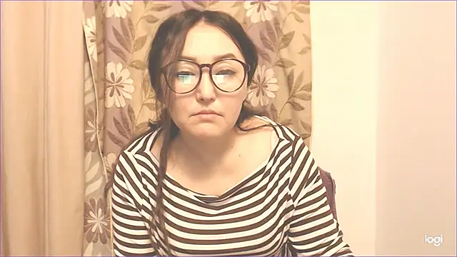 Snapshot of hrnyteacher chatting on 02-14-25, 12:19 hrnyteacher online show from 02-14-25, 12:19