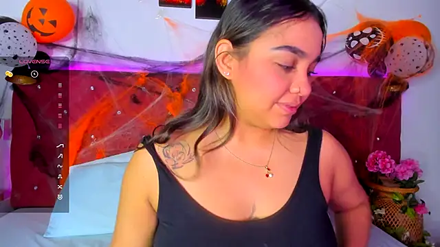 Abril Gomez06 online show from 10-31-25, 03:29