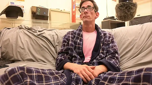 joeiandola online show from 04-11-26, 03:11