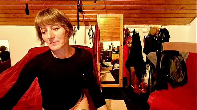 Hot Colettte online show from 10-17-25, 09:17