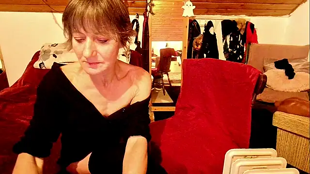 Hot Colettte online show from 11-24-25, 09:58