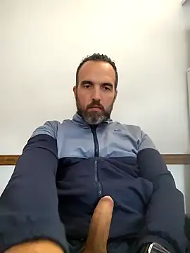 leon3875 online show from 02-12-26, 03:29