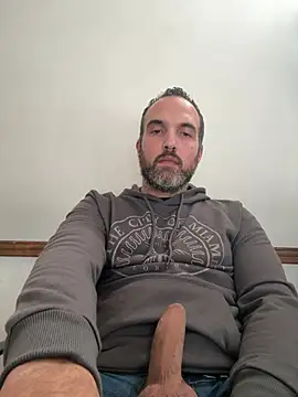 Snapshot of leon3875 chatting on 05-08-26, 03:28 leon3875 online show from 05-08-26, 03:28