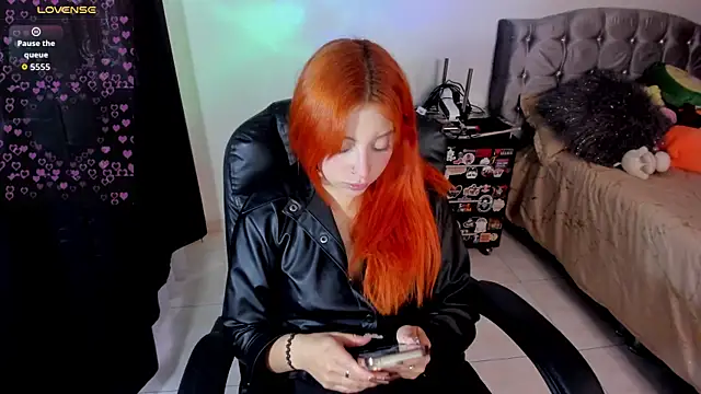 Violetaarey online show from 04-30-26, 08:57