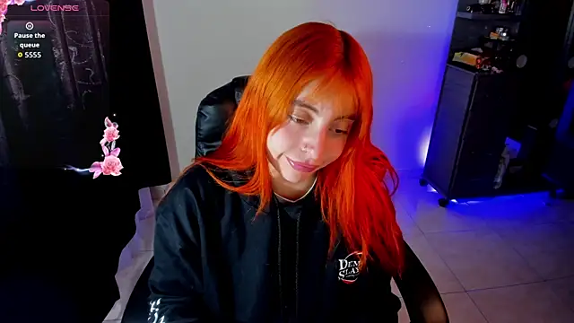 Violetaarey online show from 06-18-26, 07:07
