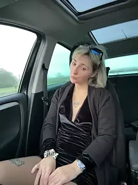 Snapshot of sexy_blondie92 chatting on 02-01-25, 04:11 sexy blondie92 online show from 02-01-25, 04:11