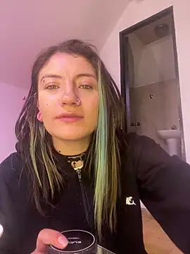 Snapshot of Broklinwhite_ chatting on 05-30-26, 01:30 Broklinwhite online show from 05-30-26, 01:30