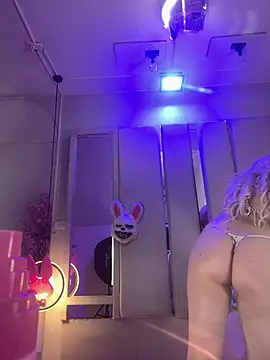 Snapshot of Broklinwhite_ chatting on 06-01-26, 01:02 Broklinwhite online show from 06-01-26, 01:02