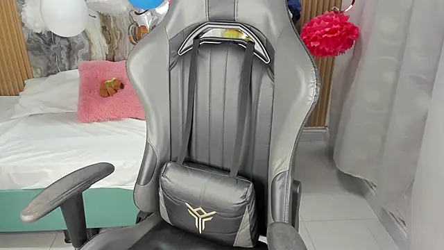 Lili 16 online show from 10-04-25, 10:57