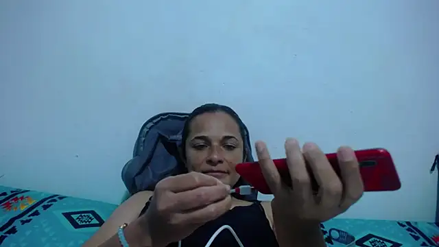 Snapshot of GiveLove1 chatting on 01-05-25, 01:45 GiveLove1 online show from 01-05-25, 01:45