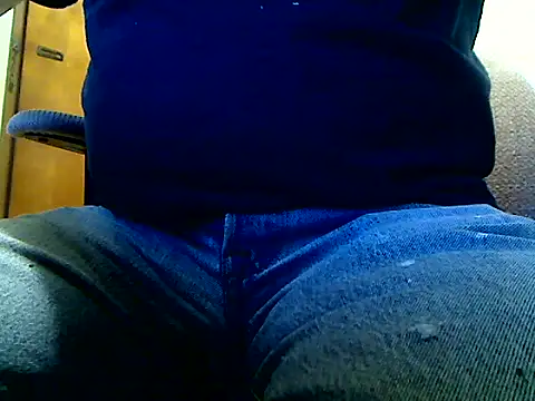 Snapshot of markluvskitty chatting on 12-15-25, 01:04 markluvskitty online show from 12-15-25, 01:04