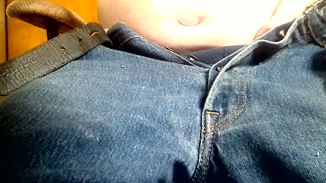 Snapshot of markluvskitty chatting on 03-09-26, 12:20 markluvskitty online show from 03-09-26, 12:20