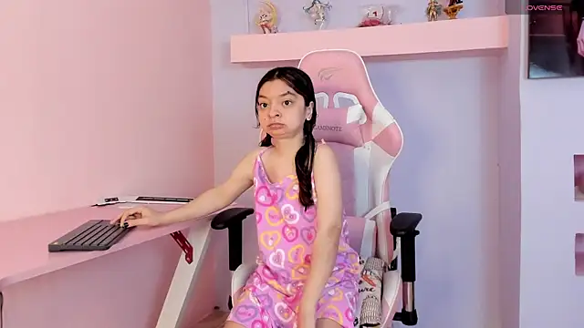 CharlotteMuller online show from 10-23-25, 06:17