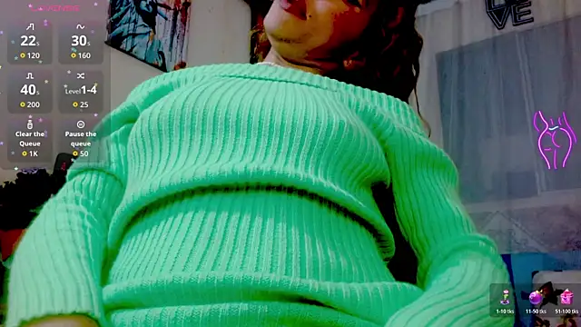 Eva Hoot online show from 11-20-25, 04:51