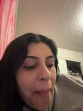 ThickerThanYoBitch online show from 02-06-26, 02:20