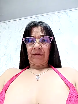 Snapshot of biancchi chatting on 05-19-26, 12:22 biancchi online show from 05-19-26, 12:22