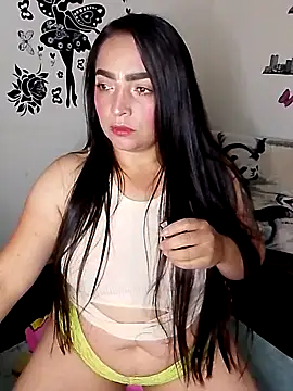 Snapshot of samantha2207 chatting on 10-17-25, 04:59 samantha2207 online show from 10-17-25, 04:59