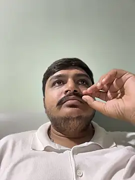 Snapshot of Parth-26 chatting on 06-06-26, 01:49 Parth-26 online show from 06-06-26, 01:49