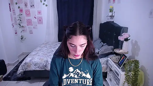 IsaBaileys  online show from 05-18-26, 01:13