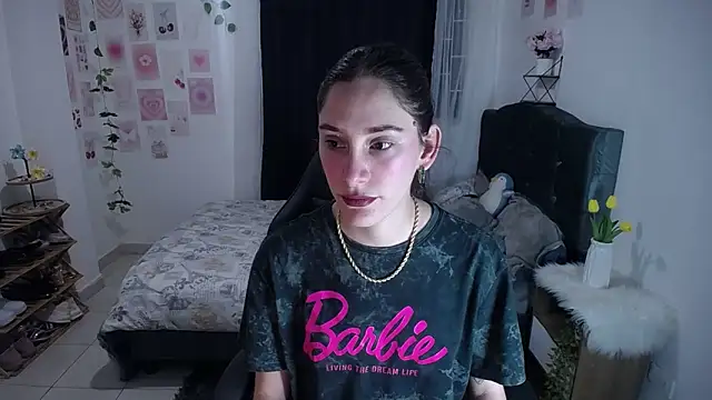 IsaBaileys  online show from 06-07-26, 03:32