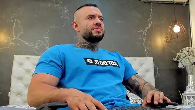 Snapshot of BruceDallas chatting on 12-22-24, 10:47 BruceDallas online show from 12-22-24, 10:47