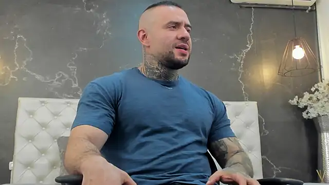 Snapshot of BruceDallas chatting on 03-01-25, 01:53 BruceDallas online show from 03-01-25, 01:53