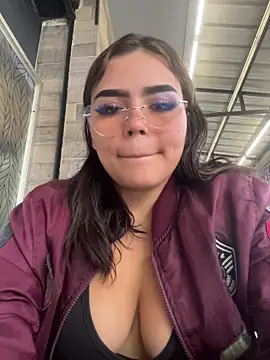 Chloemercury online show from 11-27-25, 08:33