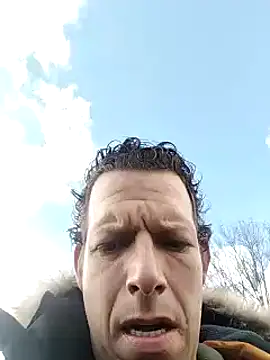 Snapshot of Knuffelstaaf123 chatting on 12-02-24, 12:29 Knuffelstaaf123 online show from 12-02-24, 12:29