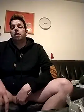 Snapshot of Knuffelstaaf123 chatting on 01-05-25, 09:47 Knuffelstaaf123 online show from 01-05-25, 09:47