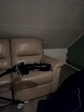 Snapshot of Knuffelstaaf123 chatting on 01-09-25, 10:52 Knuffelstaaf123 online show from 01-09-25, 10:52