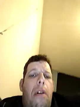 Snapshot of Knuffelstaaf123 chatting on 01-11-25, 05:20 Knuffelstaaf123 online show from 01-11-25, 05:20