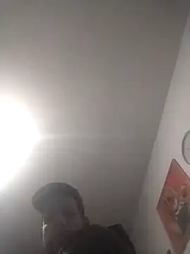 Snapshot of Knuffelstaaf123 chatting on 02-03-25, 04:52 Knuffelstaaf123 online show from 02-03-25, 04:52