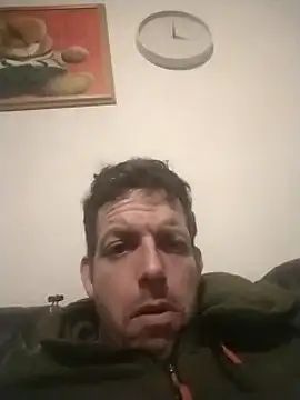 Snapshot of Knuffelstaaf123 chatting on 02-03-25, 10:11 Knuffelstaaf123 online show from 02-03-25, 10:11