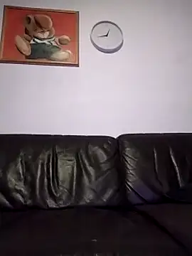 Snapshot of Knuffelstaaf123 chatting on 02-25-25, 11:44 Knuffelstaaf123 online show from 02-25-25, 11:44