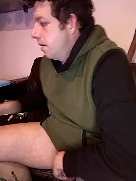 Snapshot of Knuffelstaaf123 chatting on 02-27-25, 01:16 Knuffelstaaf123 online show from 02-27-25, 01:16