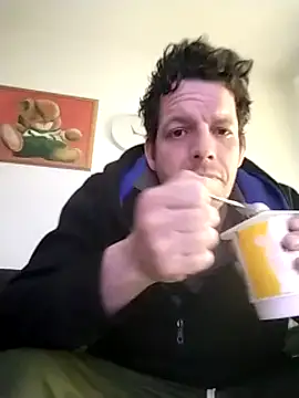 Snapshot of Knuffelstaaf123 chatting on 03-14-25, 10:18 Knuffelstaaf123 online show from 03-14-25, 10:18