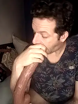 Snapshot of Knuffelstaaf123 chatting on 03-18-25, 01:53 Knuffelstaaf123 online show from 03-18-25, 01:53