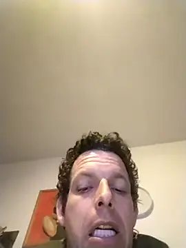 Snapshot of Knuffelstaaf123 chatting on 03-21-25, 02:28 Knuffelstaaf123 online show from 03-21-25, 02:28