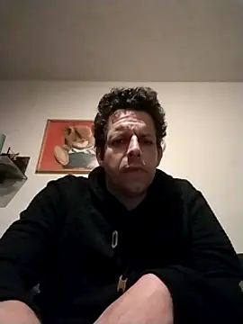 Snapshot of Knuffelstaaf123 chatting on 03-23-25, 01:09 Knuffelstaaf123 online show from 03-23-25, 01:09