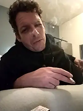 Snapshot of Knuffelstaaf123 chatting on 03-23-25, 04:27 Knuffelstaaf123 online show from 03-23-25, 04:27