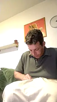 Snapshot of Knuffelstaaf123 chatting on 09-18-25, 11:18 Knuffelstaaf123 online show from 09-18-25, 11:18