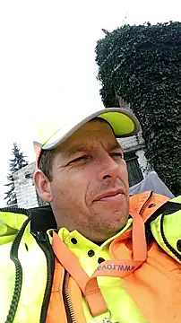 Snapshot of Knuffelstaaf123 chatting on 09-25-25, 12:31 Knuffelstaaf123 online show from 09-25-25, 12:31