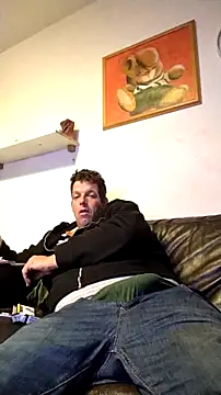 Snapshot of Knuffelstaaf123 chatting on 10-14-25, 09:04 Knuffelstaaf123 online show from 10-14-25, 09:04