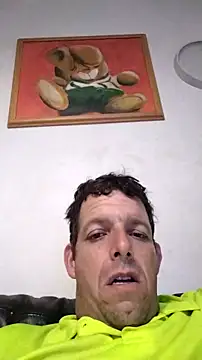 Snapshot of Knuffelstaaf123 chatting on 10-20-25, 01:33 Knuffelstaaf123 online show from 10-20-25, 01:33