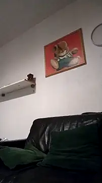 Snapshot of Knuffelstaaf123 chatting on 10-26-25, 05:19 Knuffelstaaf123 online show from 10-26-25, 05:19