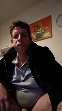 Snapshot of Knuffelstaaf123 chatting on 11-06-25, 12:33 Knuffelstaaf123 online show from 11-06-25, 12:33