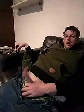 Snapshot of Knuffelstaaf123 chatting on 11-09-25, 02:26 Knuffelstaaf123 online show from 11-09-25, 02:26