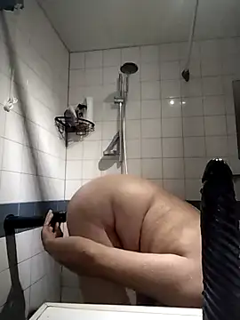 Snapshot of Knuffelstaaf123 chatting on 11-10-25, 05:56 Knuffelstaaf123 online show from 11-10-25, 05:56